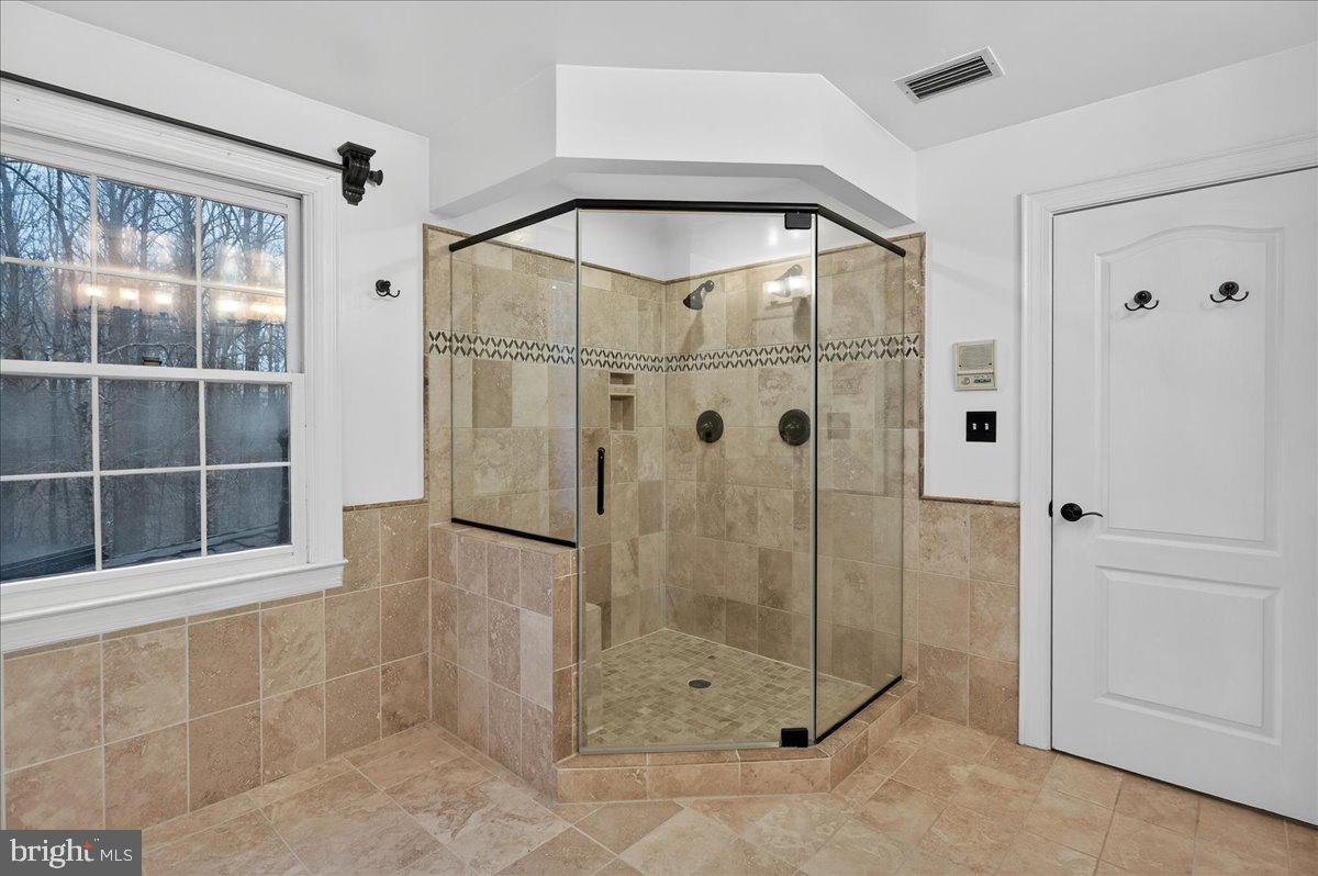 6612 Colchester Road Clifton, VA 20124 - Photo 42 of 93 Stunning oversized glass enclosed shower