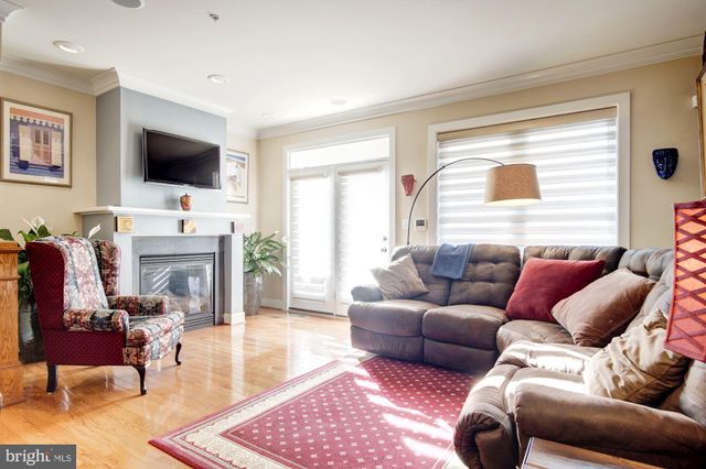 $1,200,000 | 413 I Street Southeast, Washington, DC 20003