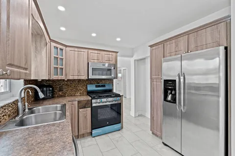$549,999 | 11831 Northwest 38th Place, Sunrise, FL 33323