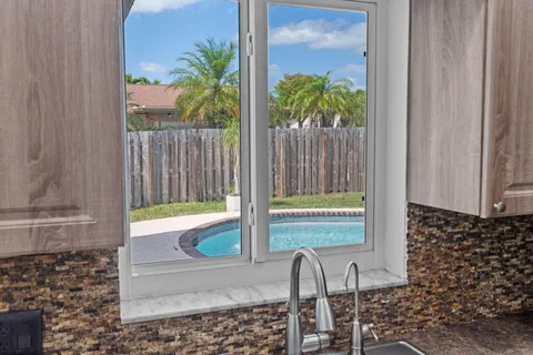 $549,999 | 11831 Northwest 38th Place, Sunrise, FL 33323