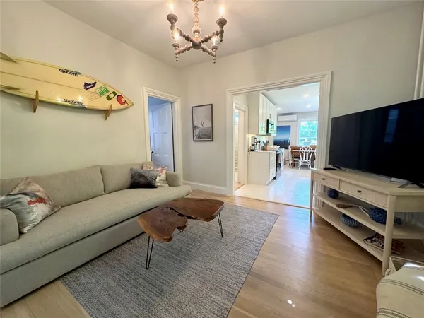 $3,000 | 8 Barney Street, Unit 1, Newport, RI 02840