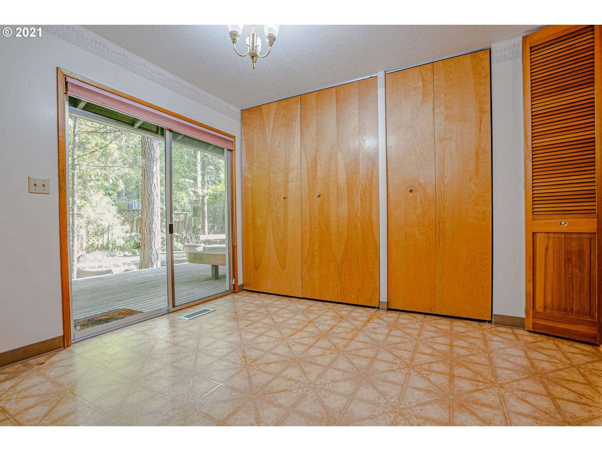 13695 Southwest Hargis Road Beaverton, OR 97008 - Photo 12 of 31 Gallery Image 12