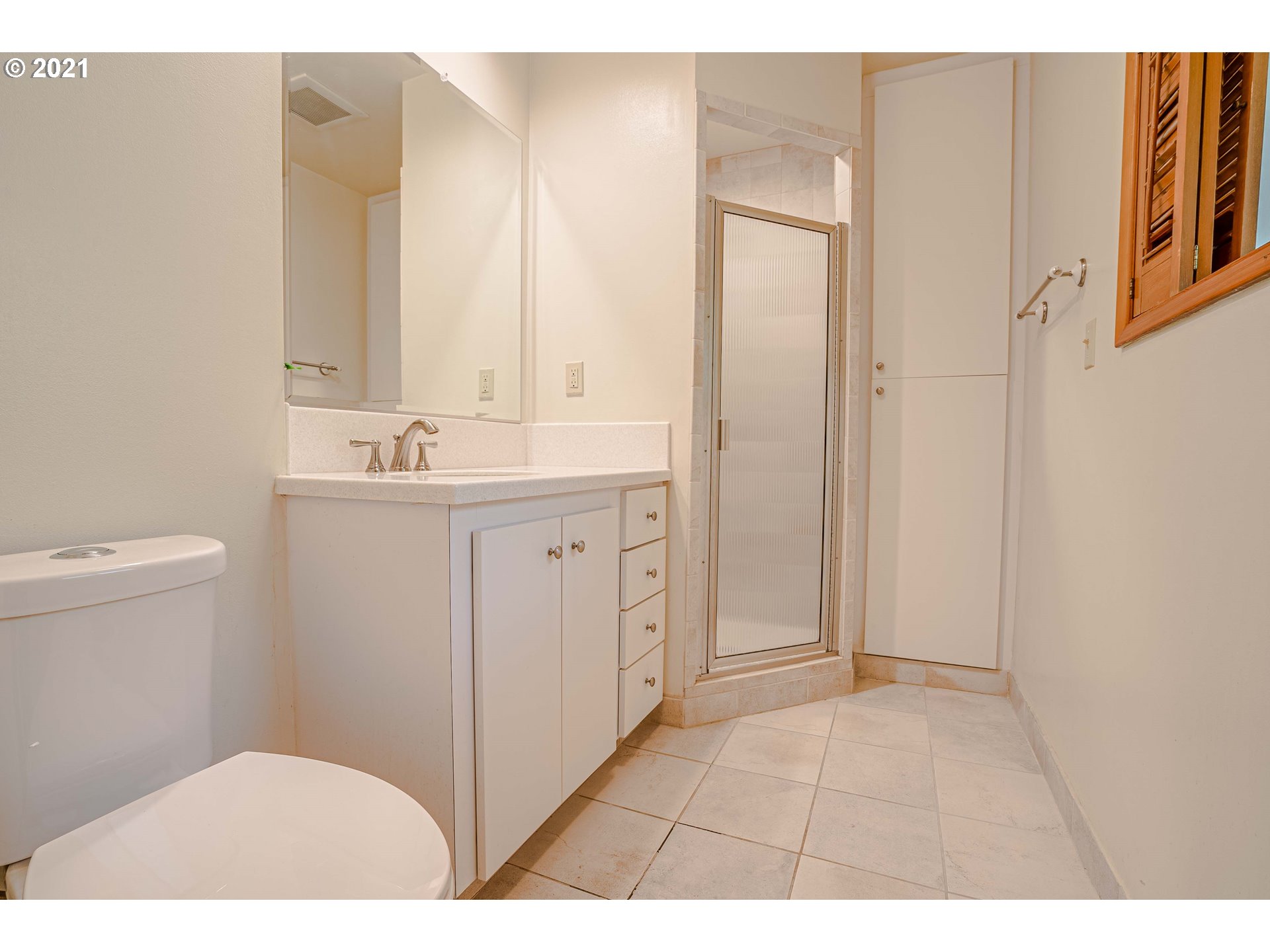 13695 Southwest Hargis Road Beaverton, OR 97008 - Photo 19 of 31 Gallery Image 19