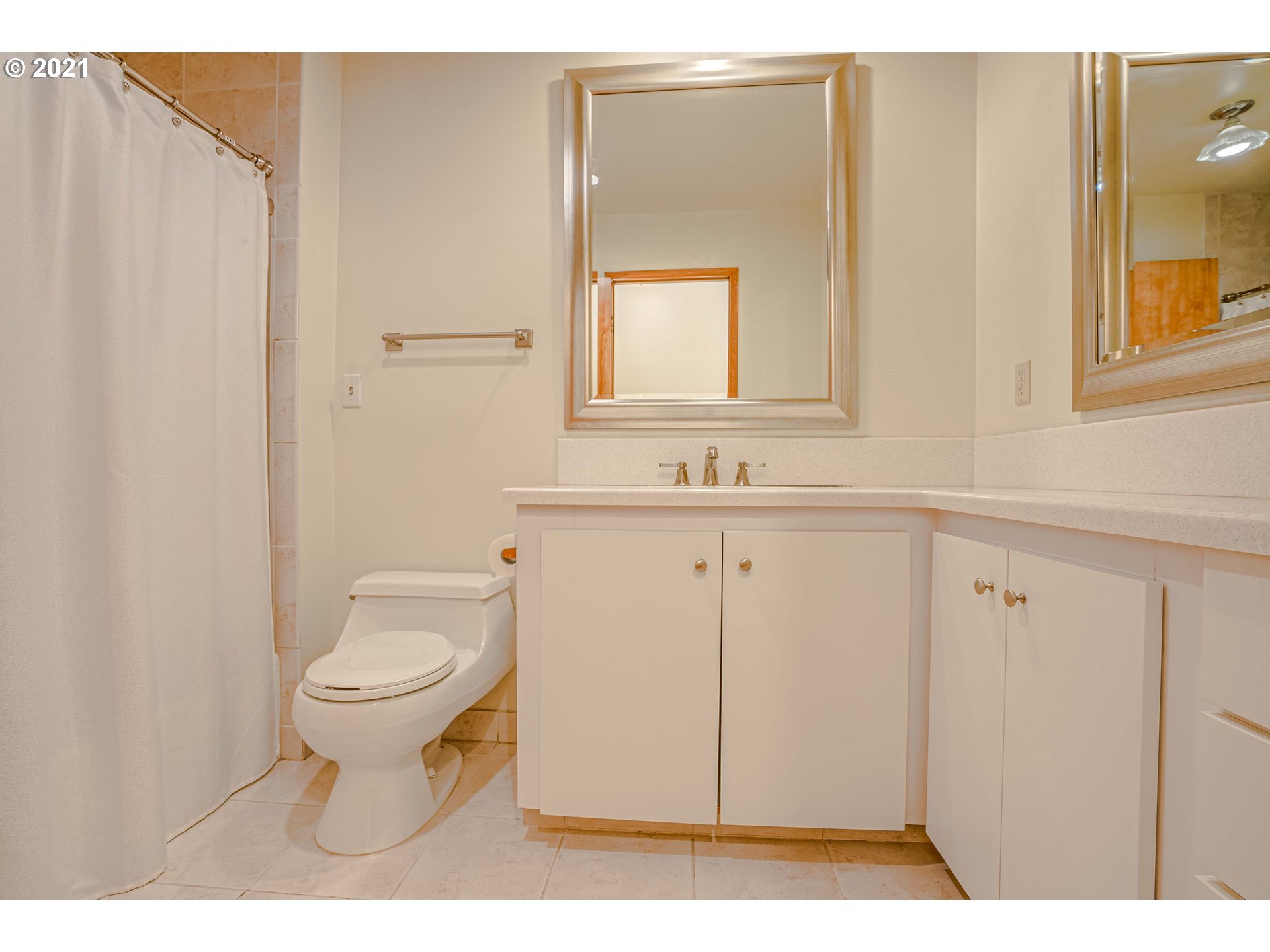 13695 Southwest Hargis Road Beaverton, OR 97008 - Photo 22 of 31 Gallery Image 22