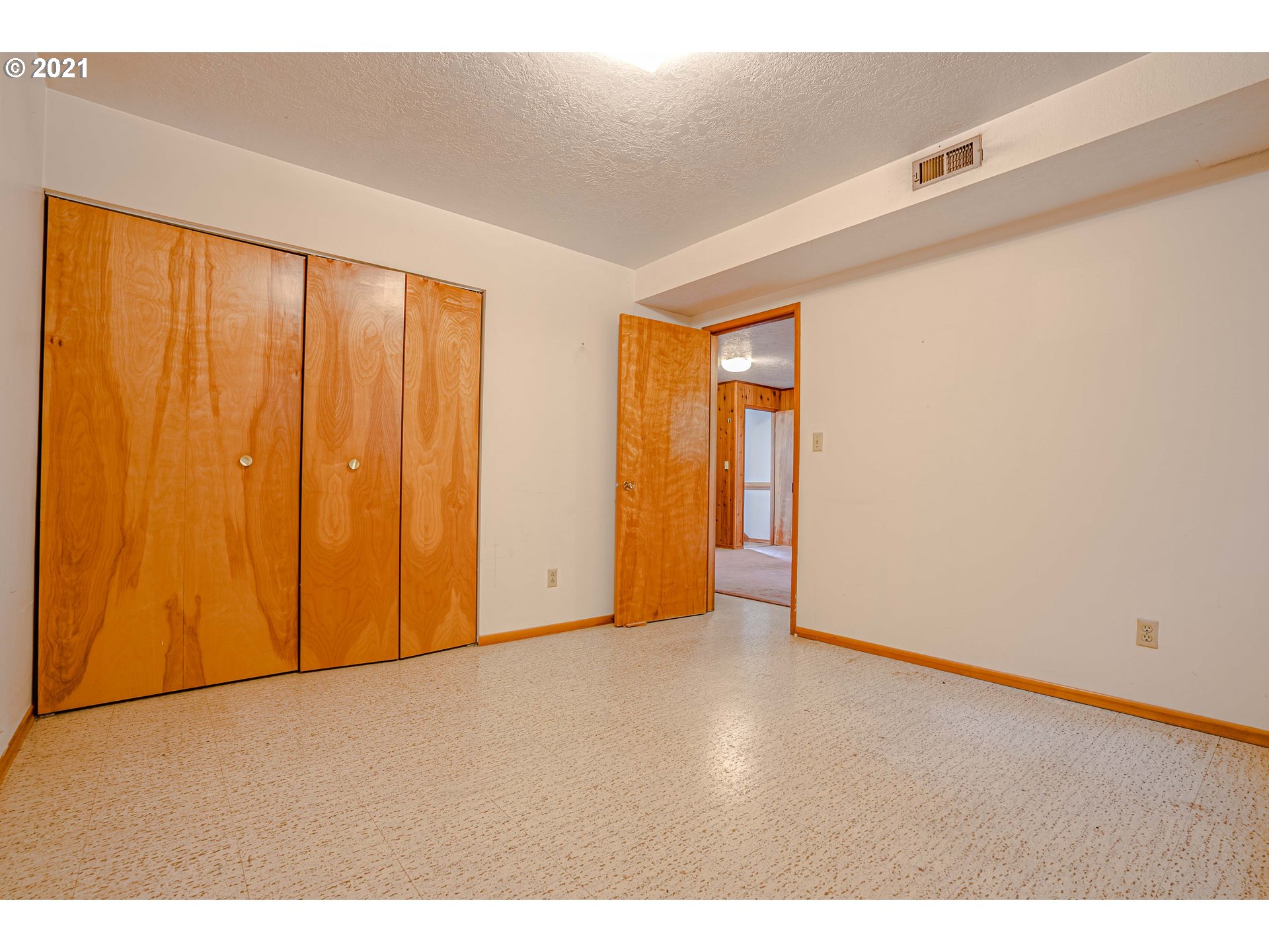 13695 Southwest Hargis Road Beaverton, OR 97008 - Photo 24 of 31 Gallery Image 24