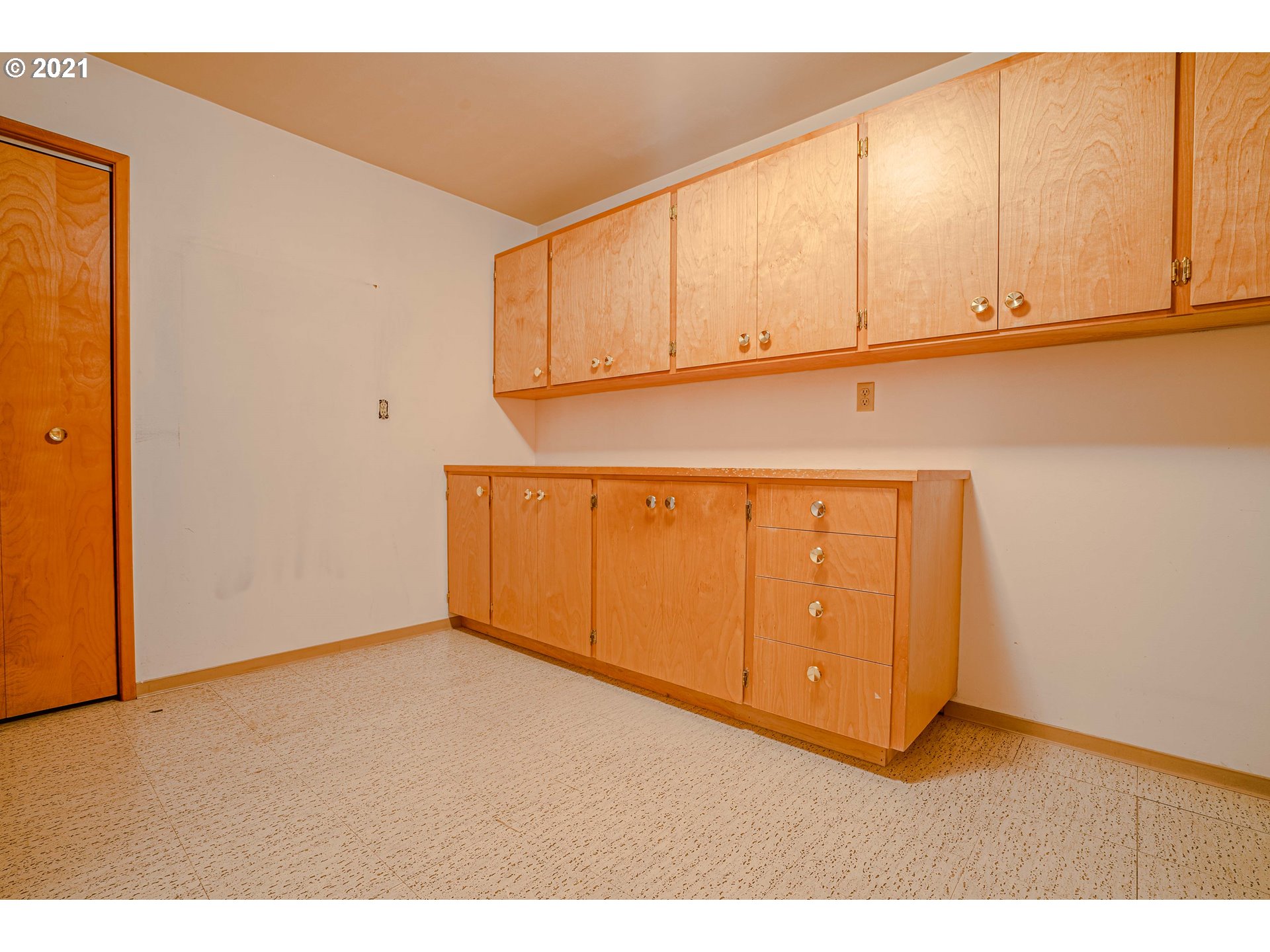 13695 Southwest Hargis Road Beaverton, OR 97008 - Photo 25 of 31 Gallery Image 25
