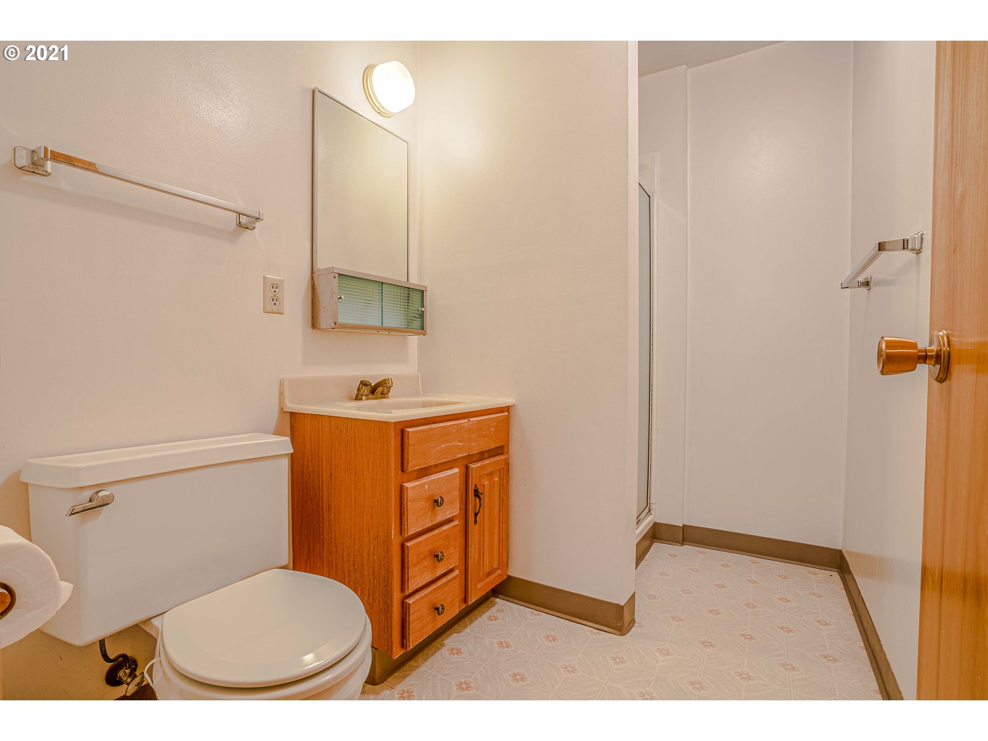 13695 Southwest Hargis Road Beaverton, OR 97008 - Photo 26 of 31 Gallery Image 26