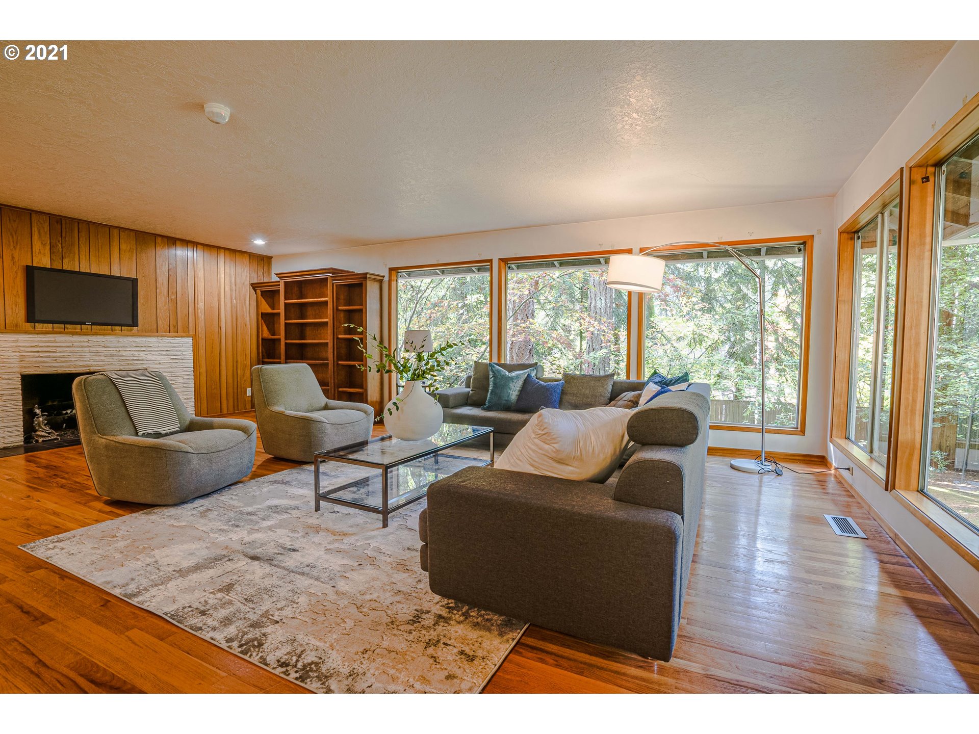 13695 Southwest Hargis Road Beaverton, OR 97008 - Photo 5 of 31 Gallery Image 5