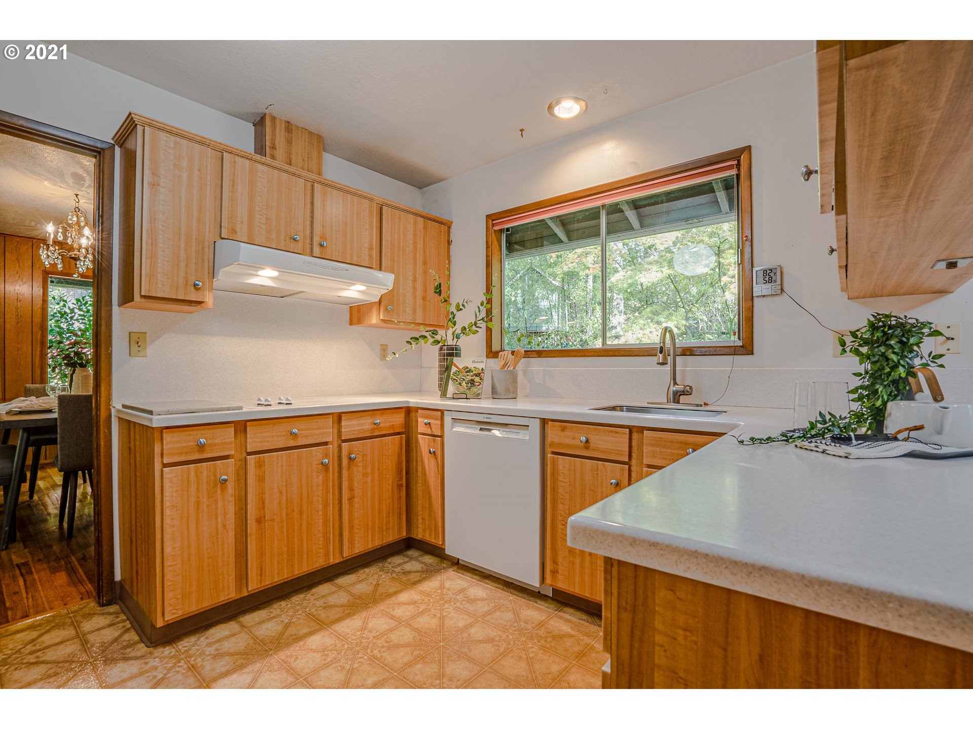 13695 Southwest Hargis Road Beaverton, OR 97008 - Photo 9 of 31 Gallery Image 9