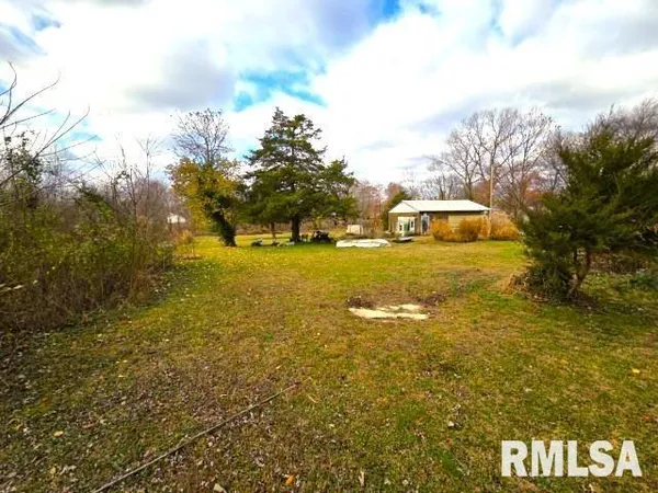 $27,500 | 155 East 4th Street, Bonnie, IL 62816