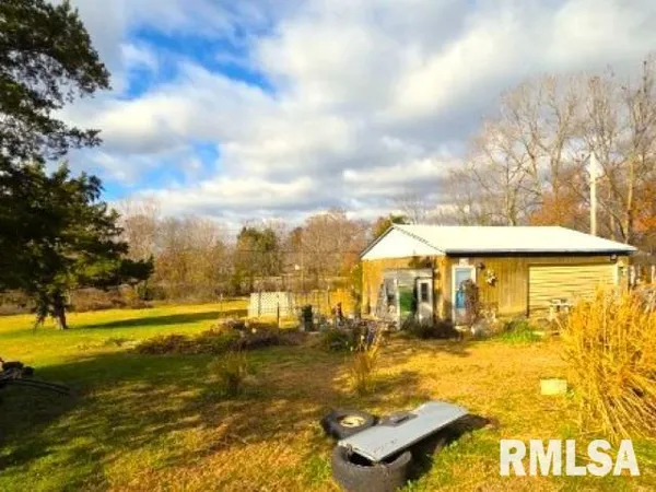 $27,500 | 155 East 4th Street, Bonnie, IL 62816