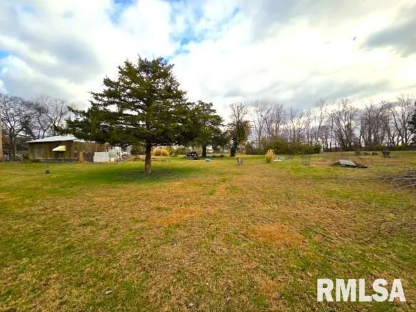 $27,500 | 155 East 4th Street, Bonnie, IL 62816