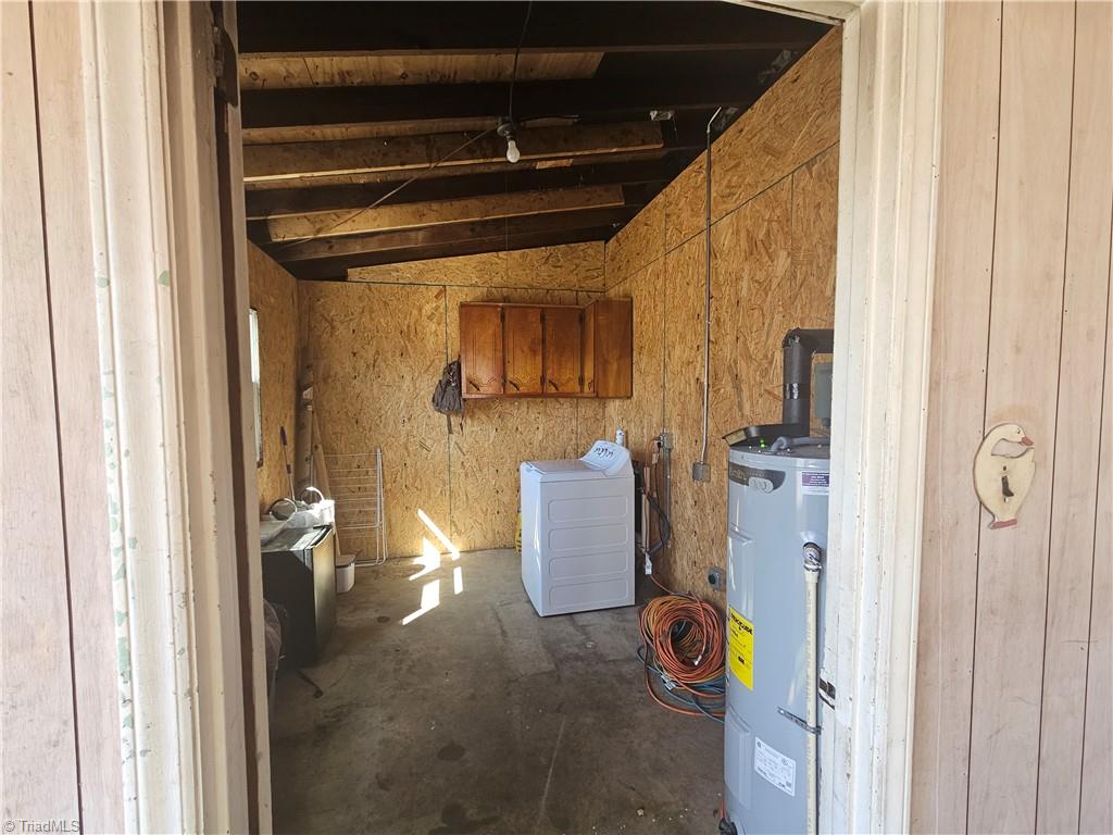 908 Boone Road Burlington, NC 27217 - Photo 19 of 25 Laundry area