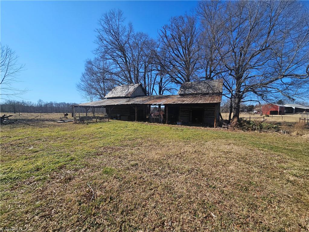 908 Boone Road Burlington, NC 27217 - Photo 20 of 25 Tobacco Barns