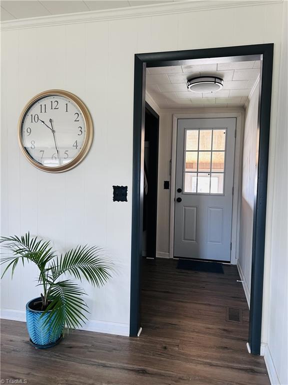 908 Boone Road Burlington, NC 27217 - Photo 5 of 25 Entry Hall Closet