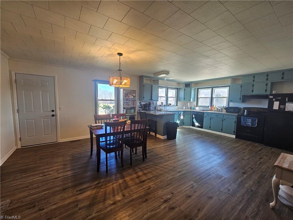 908 Boone Road Burlington, NC 27217 - Photo 6 of 25 Open Concept Dining Kitchen Den