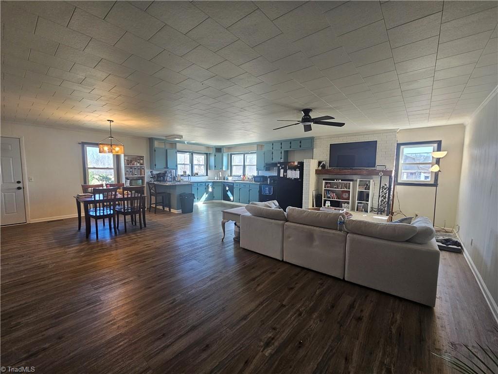 908 Boone Road Burlington, NC 27217 - Photo 8 of 25 Den Kitchen Dining