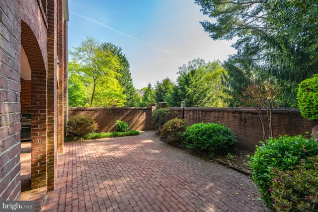 $1,599,000 | 9430 Turnberry Drive, Potomac, MD 20854