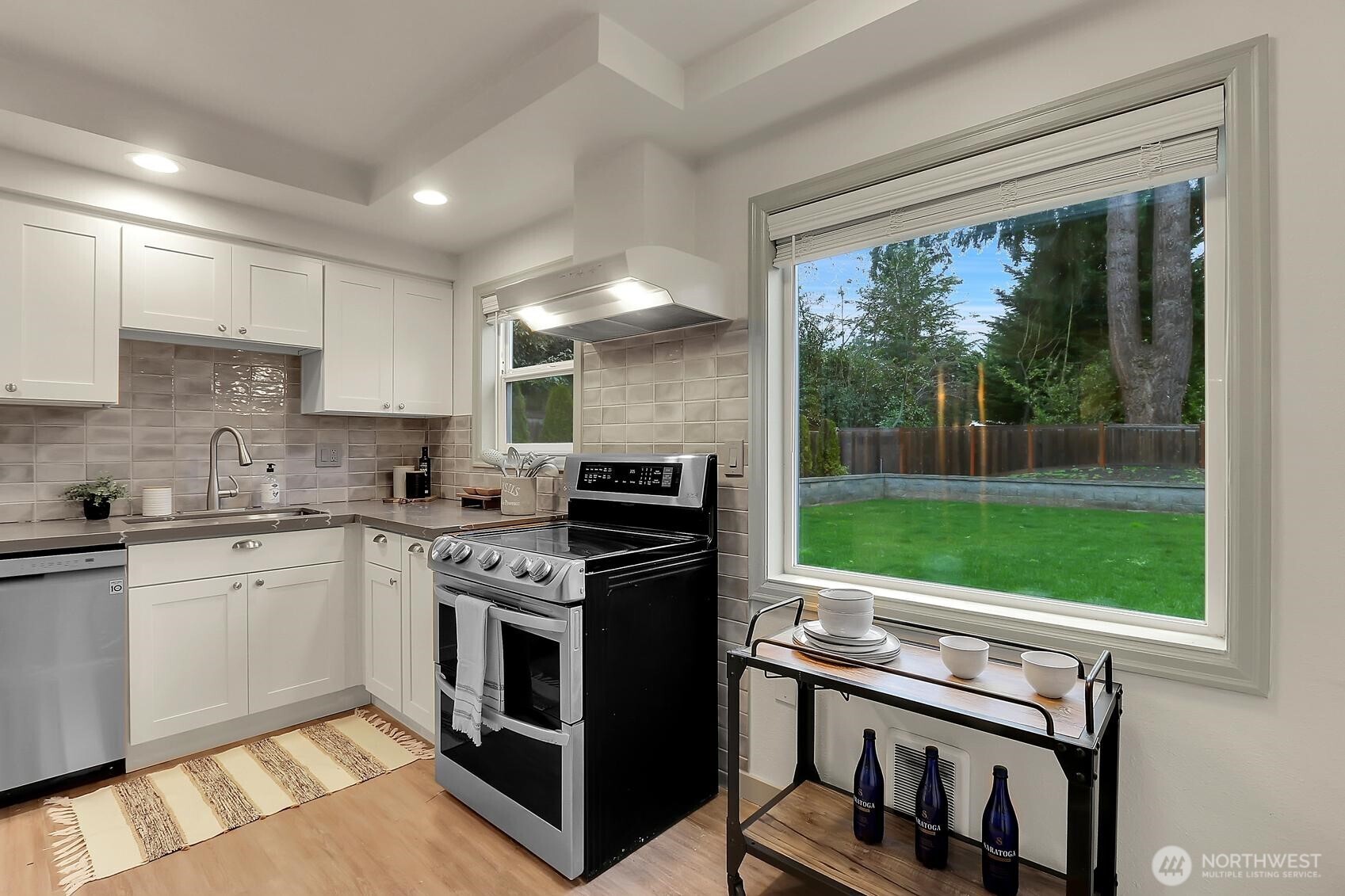 1021 Walnut Street Edmonds, WA 98020 - Photo 4 of 18