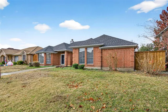 $2,295 | 1617 Briargrove Drive, Mesquite, TX 75181