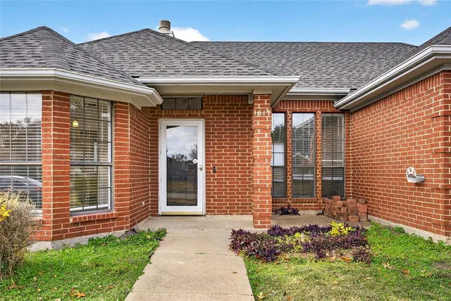 $2,295 | 1617 Briargrove Drive, Mesquite, TX 75181