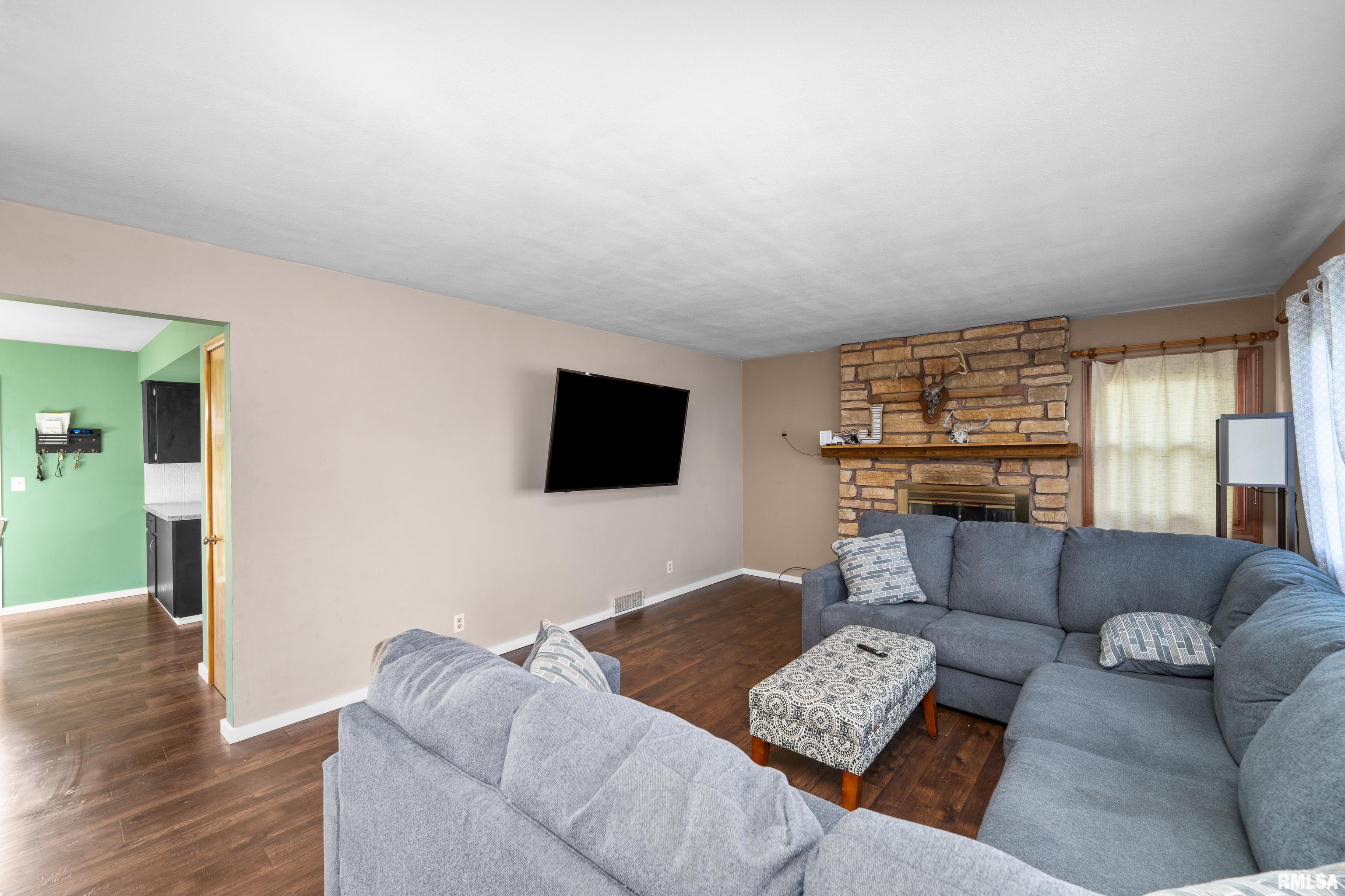 10520 Turkey Hollow Road Taylor Ridge, IL 61284 - Photo 6 of 31 Gallery Image 6