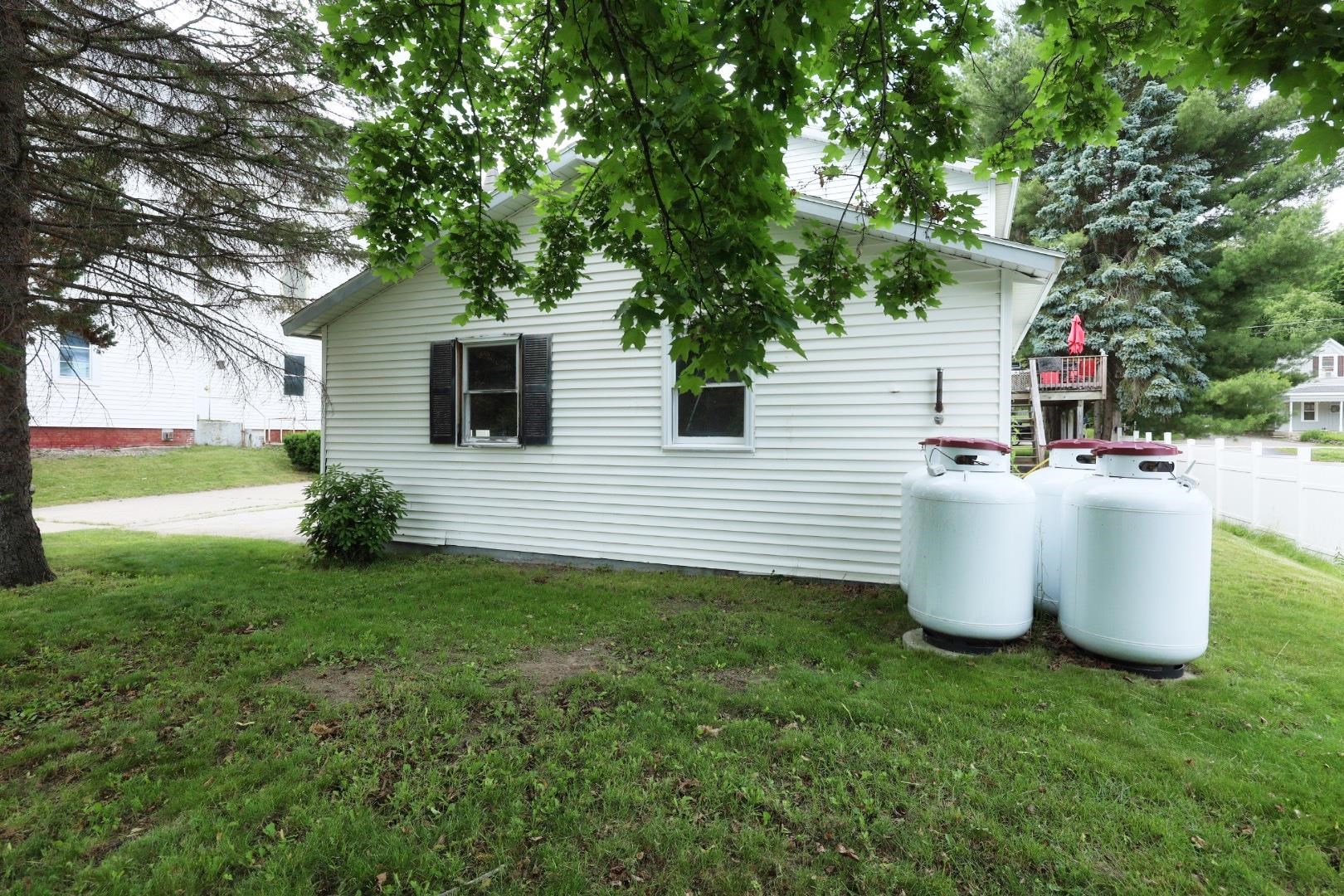 47 Maple Street Wilton, NH 03086 - Photo 4 of 12 Gallery Image 4