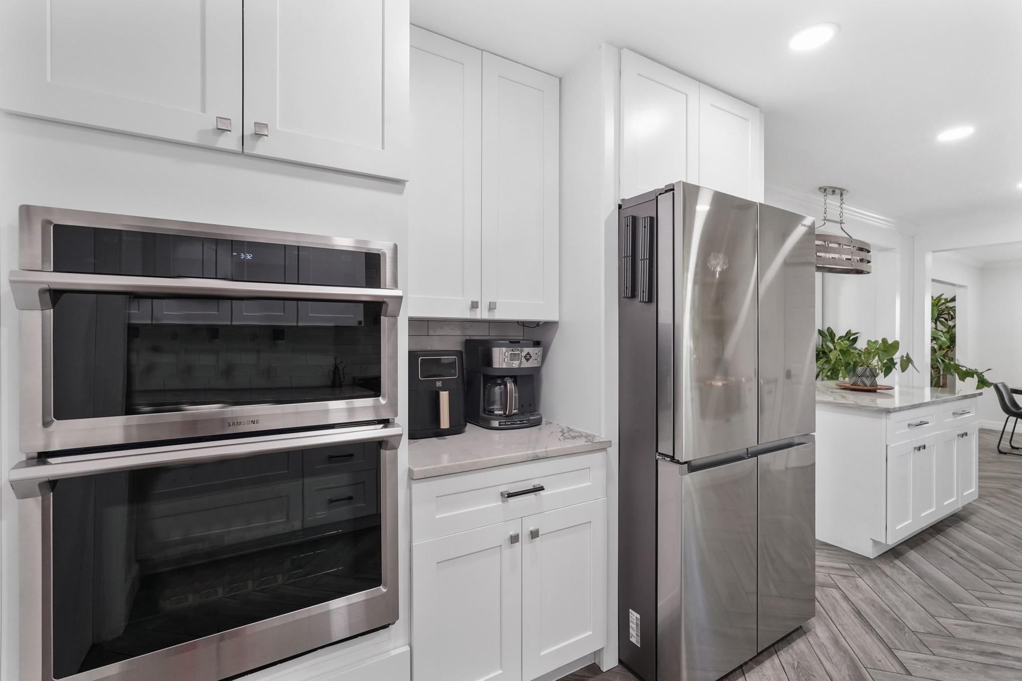 1441 Bingle Road Houston, TX 77055 - Photo 18 of 46 New oven and microwave