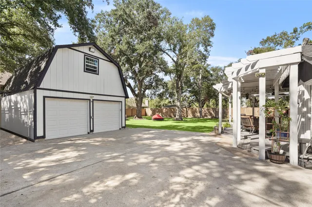 $975,000 | 1441 Bingle Road, Houston, TX 77055