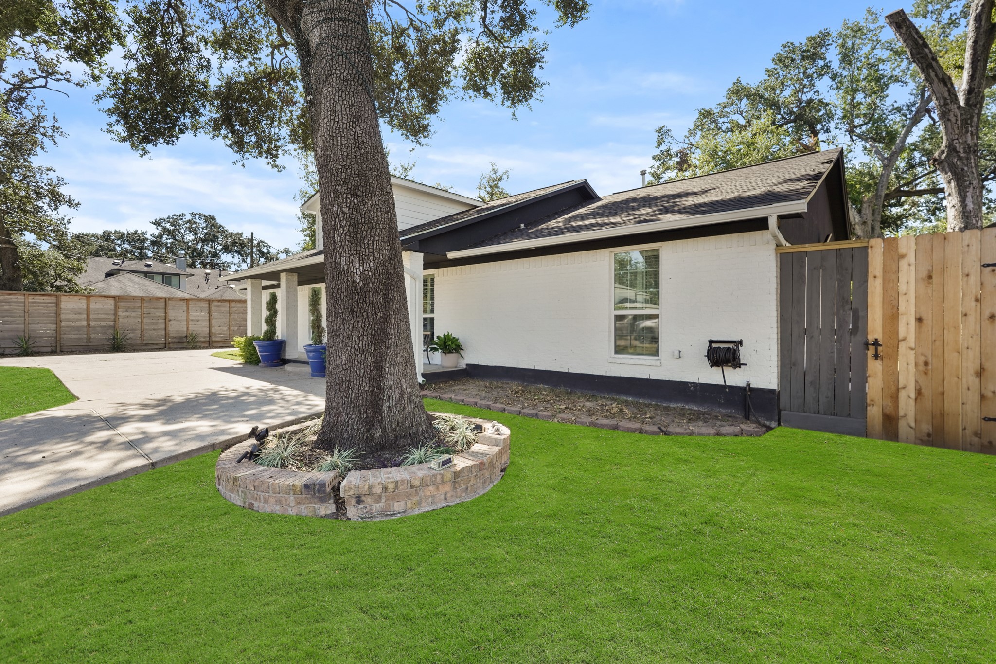 1441 Bingle Road Houston, TX 77055 - Photo 33 of 46 Right side view of the home from the street