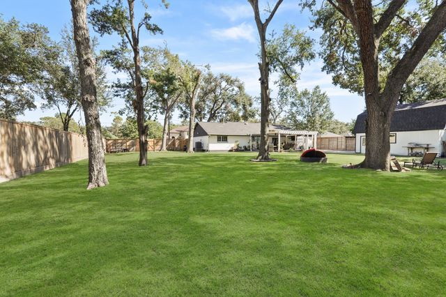 $975,000 | 1441 Bingle Road, Houston, TX 77055