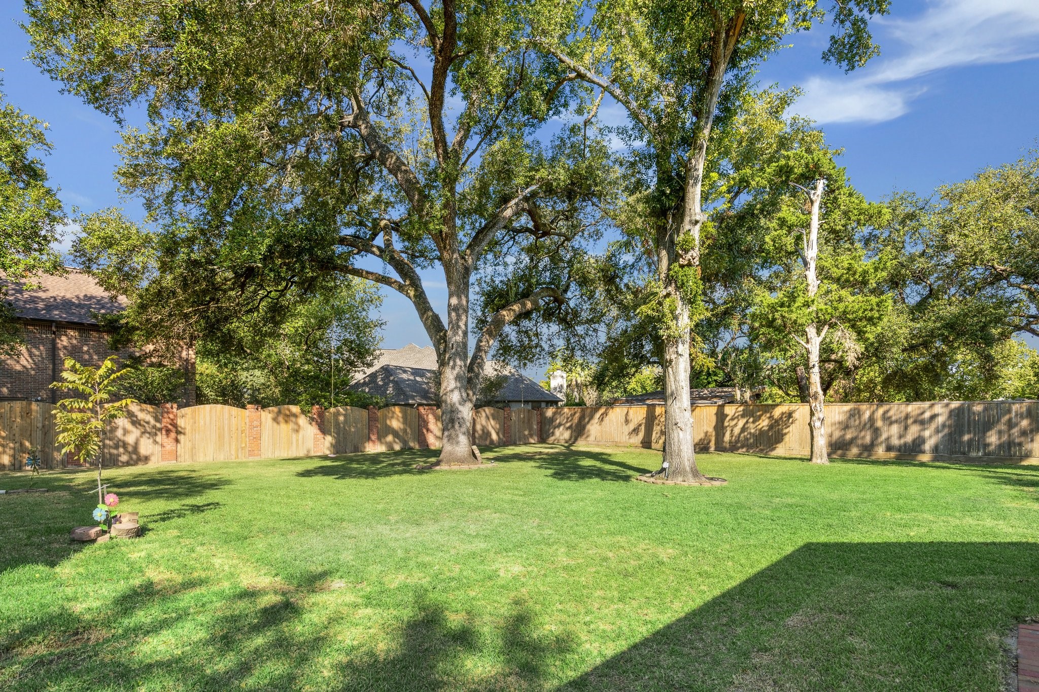 1441 Bingle Road Houston, TX 77055 - Photo 40 of 45 The backyard is fully fenced and ready for fun activities