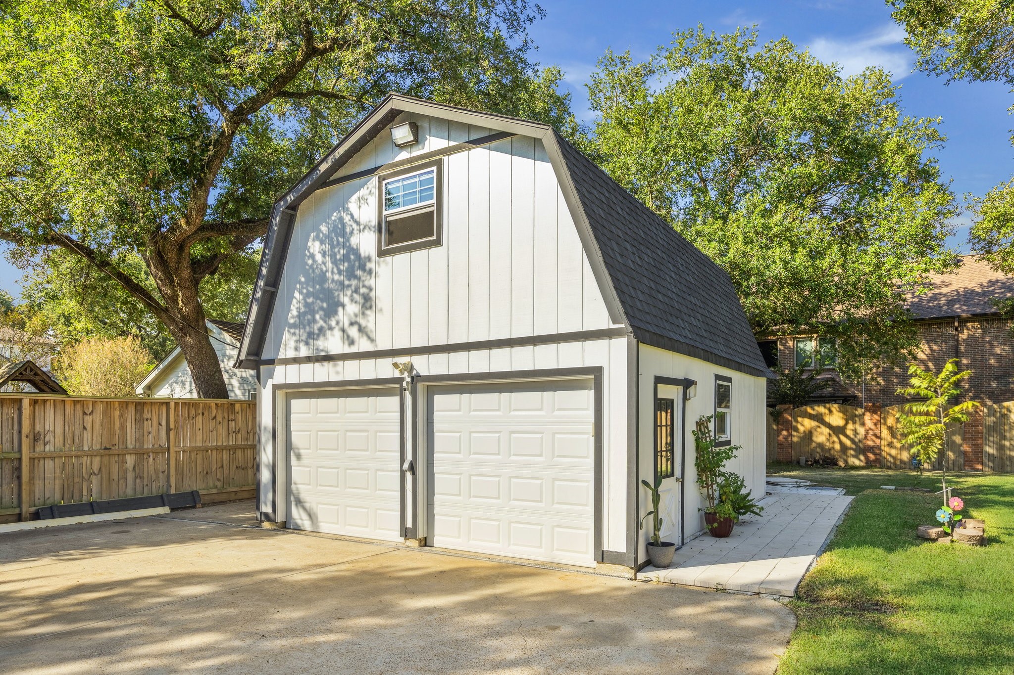 1441 Bingle Road Houston, TX 77055 - Photo 42 of 46 a view of a house with a garage