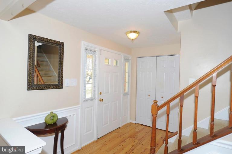 7660 Kindler Road Laurel, MD 20723 - Photo 13 of 21 Entrance / Foyer