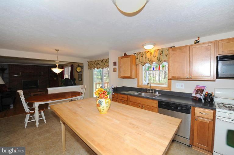 7660 Kindler Road Laurel, MD 20723 - Photo 14 of 21 Kitchen