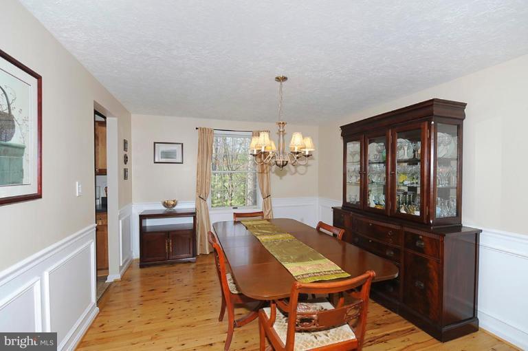7660 Kindler Road Laurel, MD 20723 - Photo 3 of 21 Dining Room