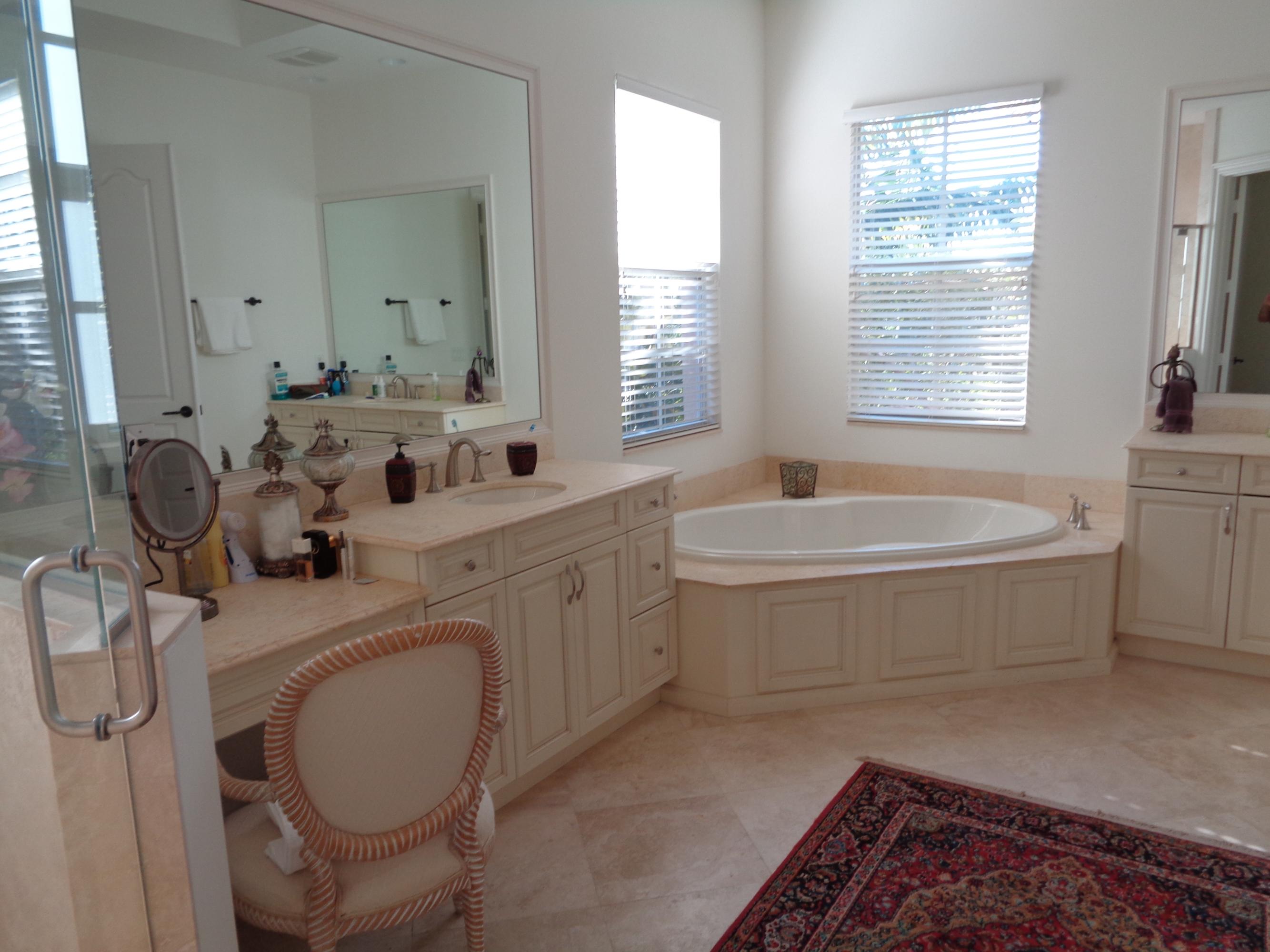 128 Tulip Tree Court Jupiter, FL 33458 - Photo 6 of 11 Master Bathroom