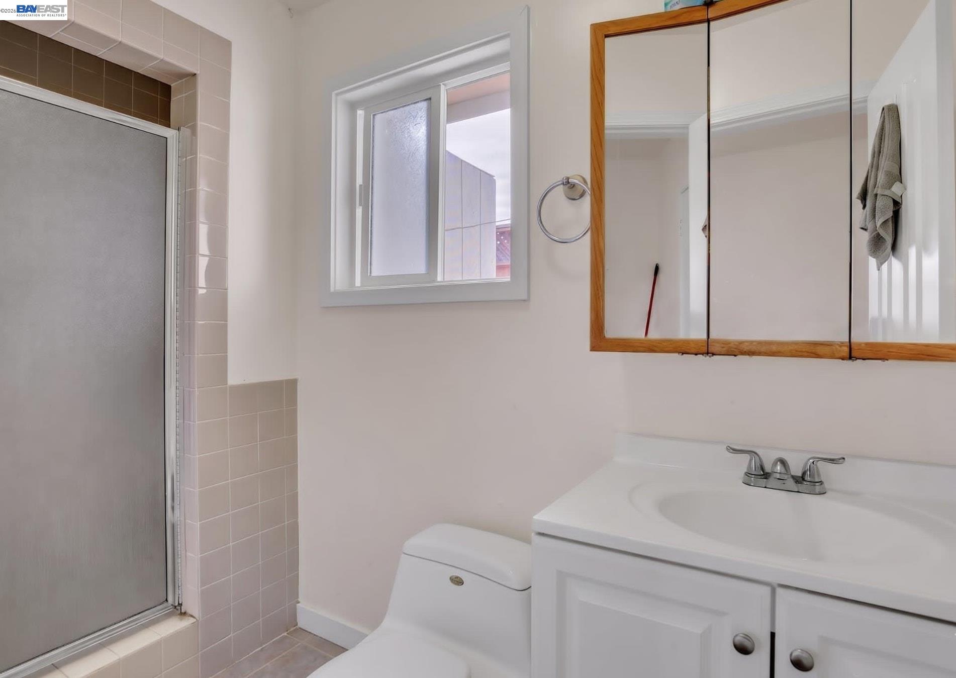 935 Second Avenue Pinole, CA 94564 - Photo 19 of 34 Bathroom 2