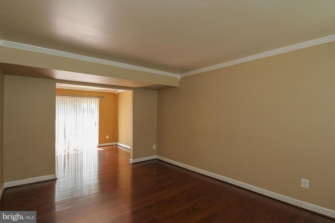 8325 Moline Place Springfield, VA 22153 - Photo 2 of 18 Living Room