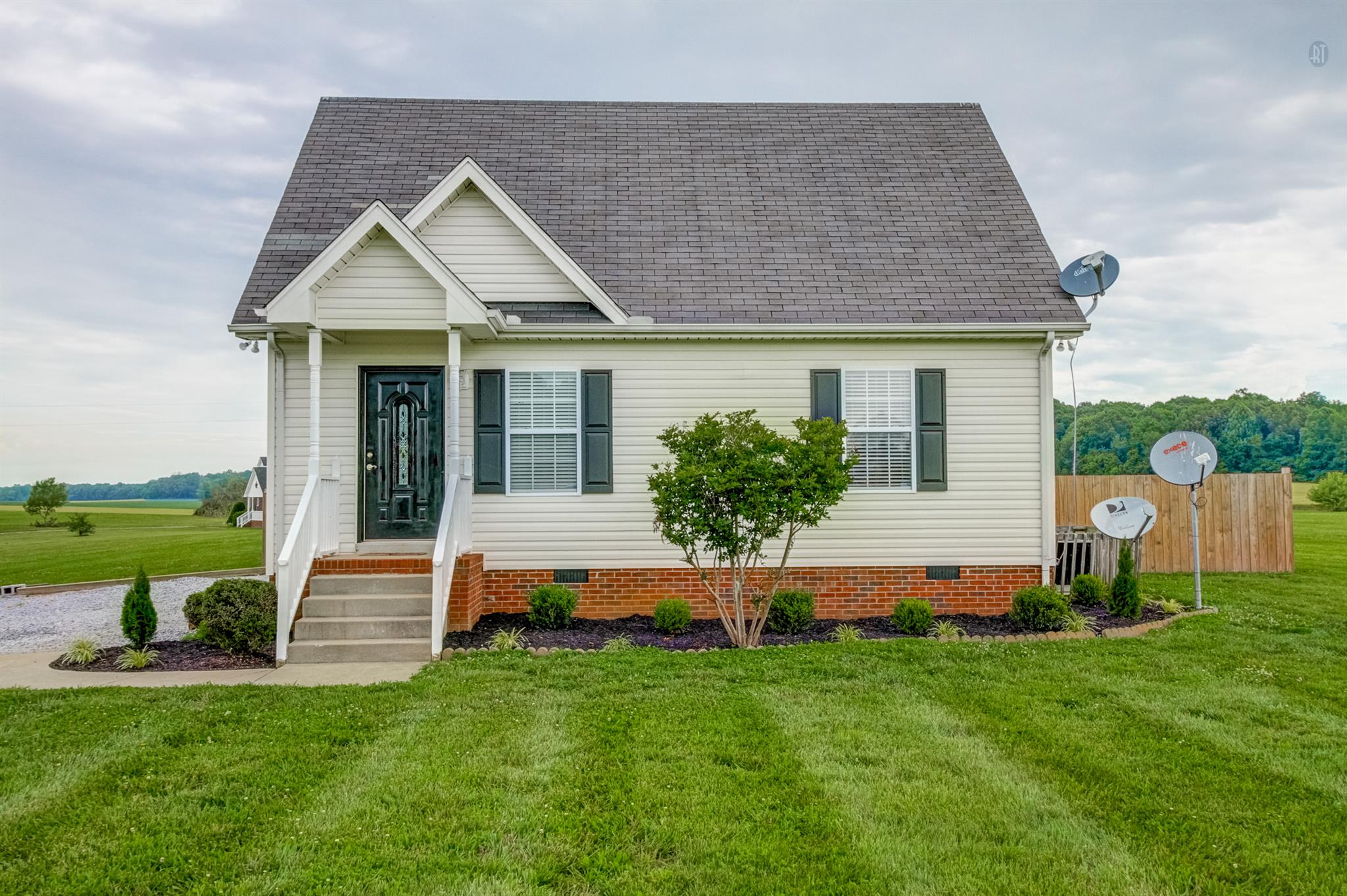 6144 South Lamont Road Springfield, TN 37172 - Photo 24 of 29 a front view of a house with a yard