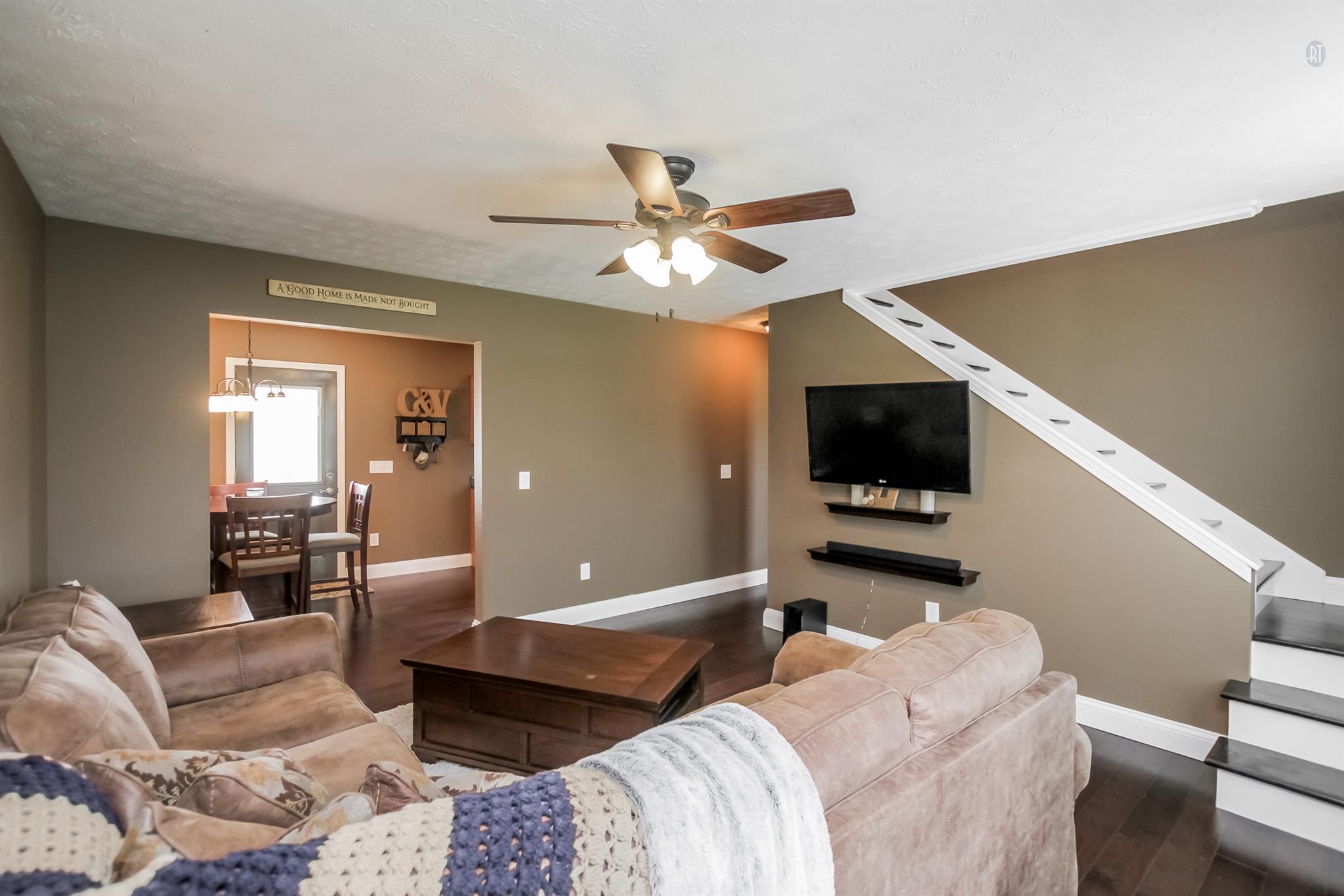 6144 South Lamont Road Springfield, TN 37172 - Photo 5 of 29 a living room with furniture and a flat screen tv