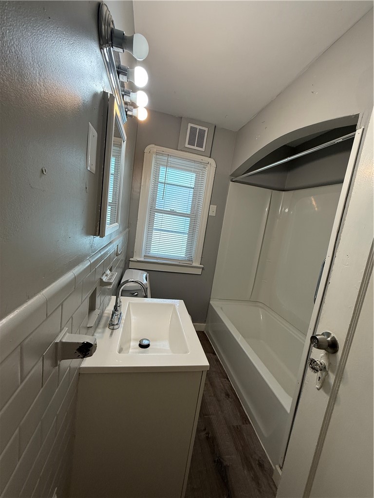 92 Barberry Terrace Rochester, NY 14621 - Photo 7 of 18 Gallery Image 7