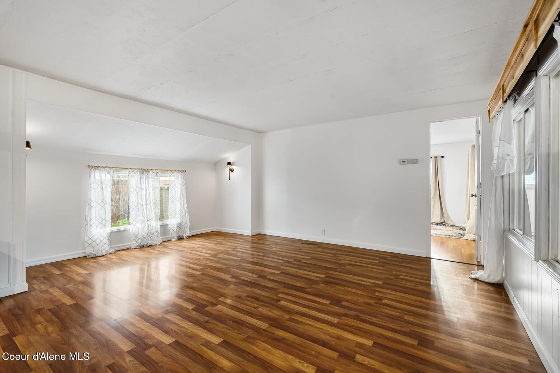 302 School Street, Unit 11 Hope, ID 83836 - Photo 11 of 39 85980003