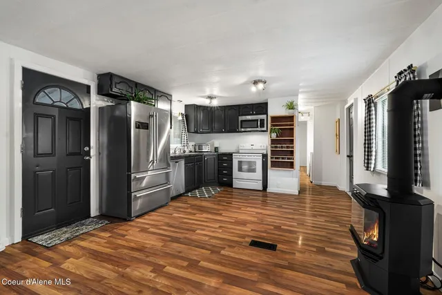 $165,000 | 302 School Street, Unit 11, Hope, ID 83836