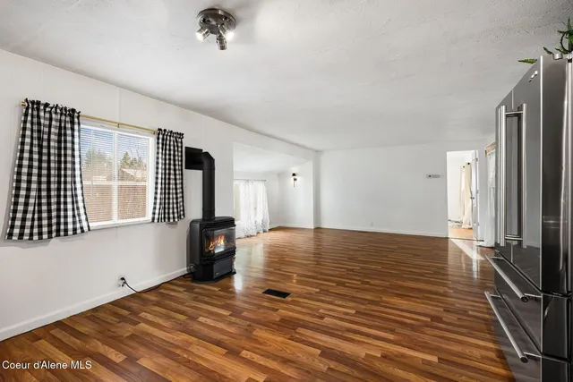 $165,000 | 302 School Street, Unit 11, Hope, ID 83836