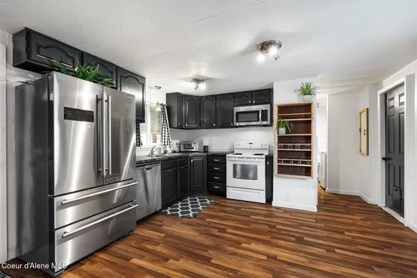 $165,000 | 302 School Street, Unit 11, Hope, ID 83836