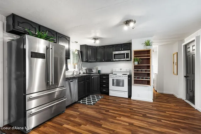 $165,000 | 302 School Street, Unit 11, Hope, ID 83836