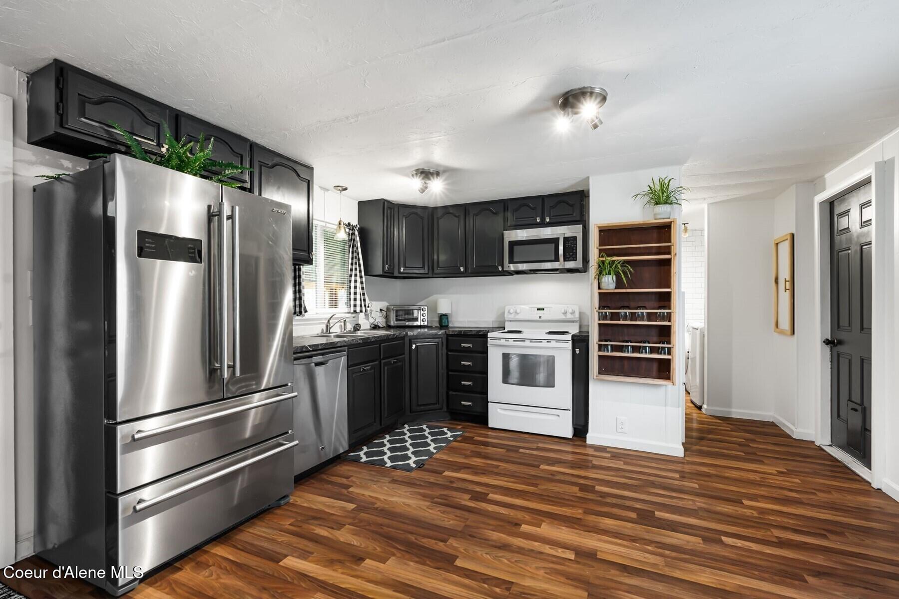 302 School Street, Unit 11 Hope, ID 83836 - Photo 17 of 39 85980009