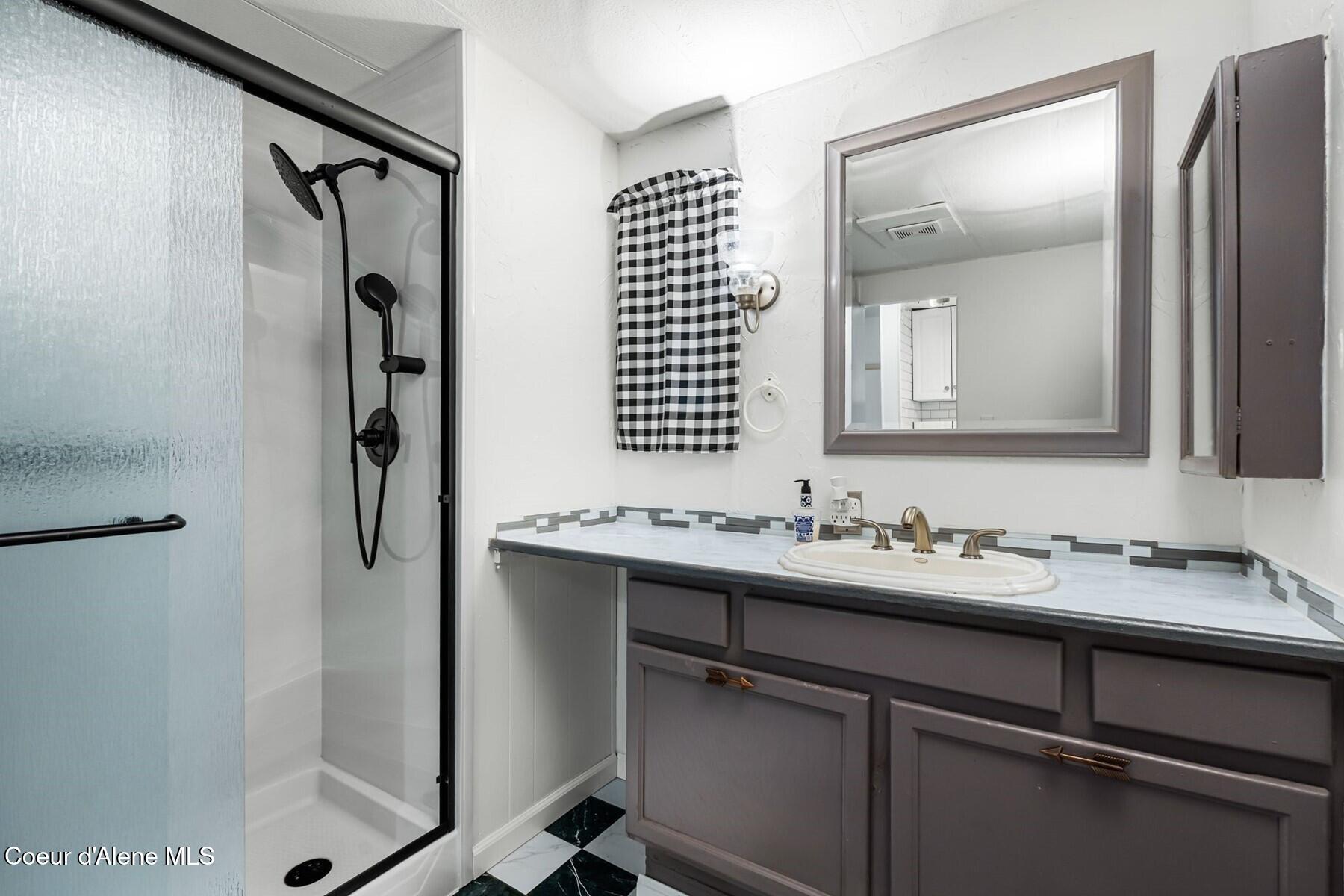 302 School Street, Unit 11 Hope, ID 83836 - Photo 19 of 39 Brand new shower installed