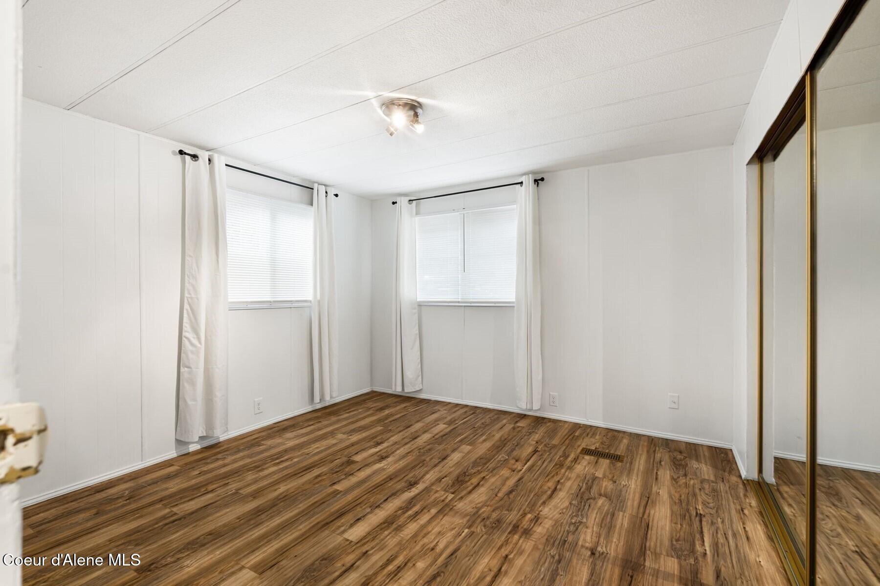 302 School Street, Unit 11 Hope, ID 83836 - Photo 20 of 39 85980011